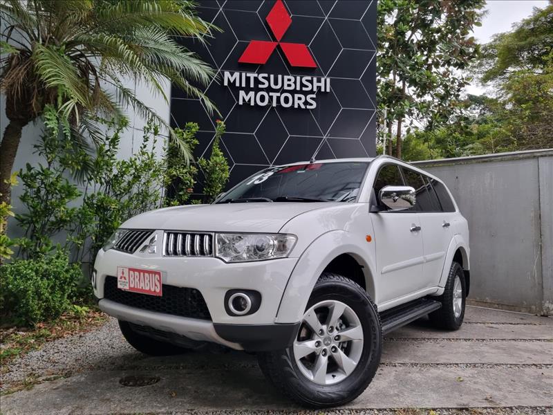 PAJERO DAKAR 3.5 HPE 7 Lugares 4X4 V6 24V PAJERO DAKAR 3.5 HPE 7 Lugares 4X4 V6 24V
