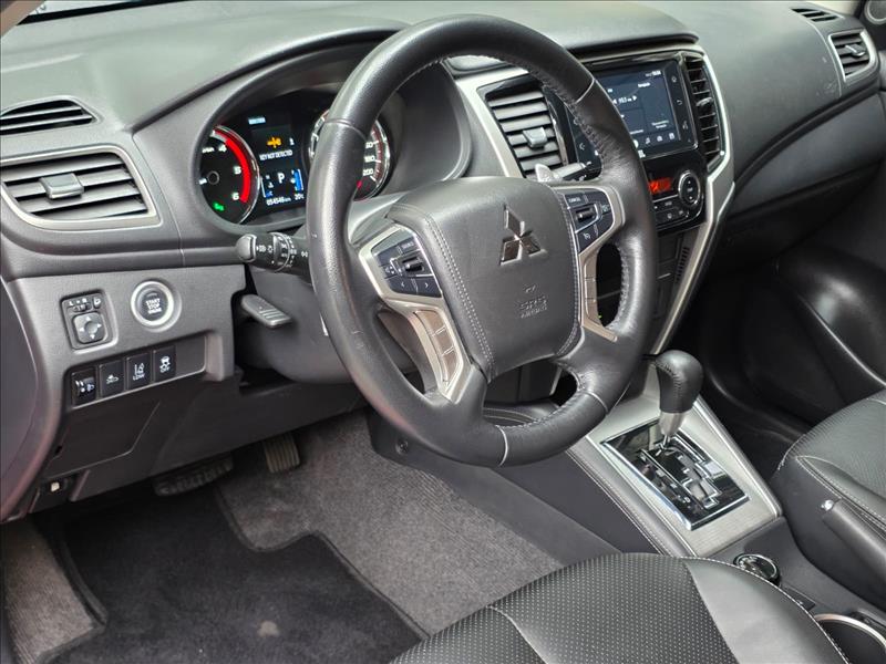 Mitsubishi-L200 TRITON-2.4 16V Turbo Sport Hpe-s CD 4X4