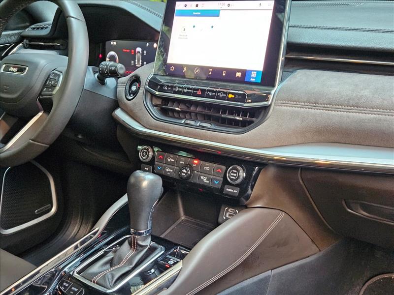 Jeep-COMMANDER-1.3 T270 Turbo Overland