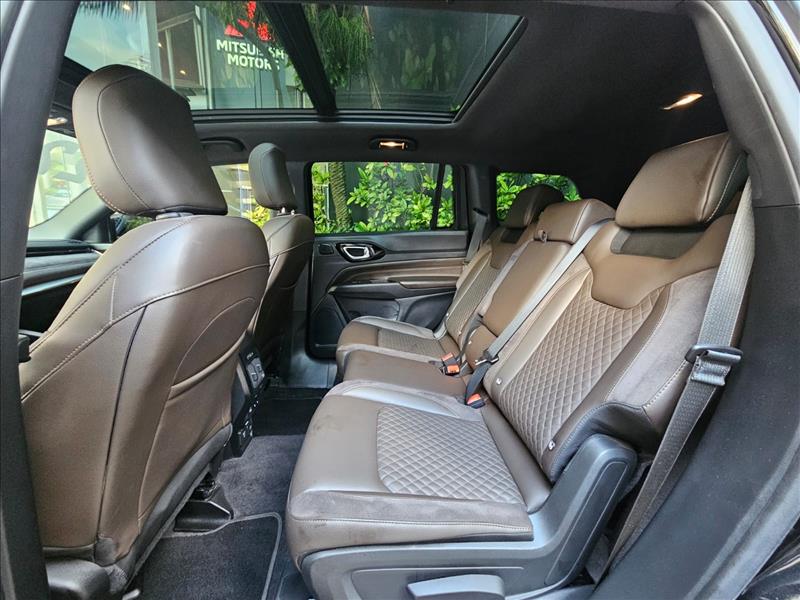 Jeep-COMMANDER-1.3 T270 Turbo Overland