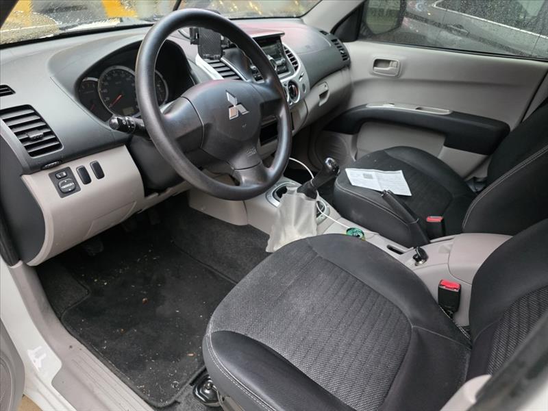 Mitsubishi-L200 TRITON-2.4 HLS 4X2 CD 16V