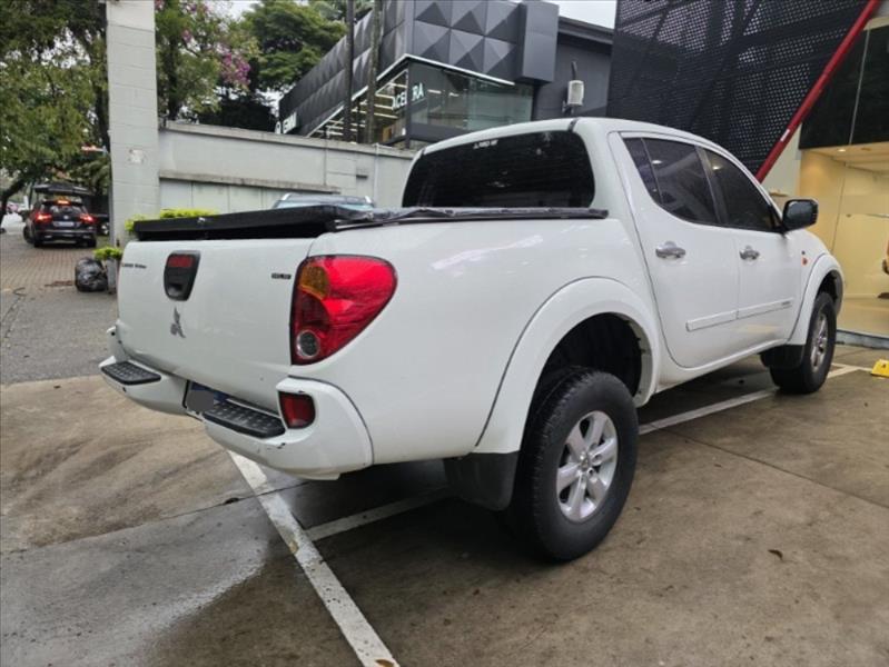 Mitsubishi-L200 TRITON-2.4 HLS 4X2 CD 16V