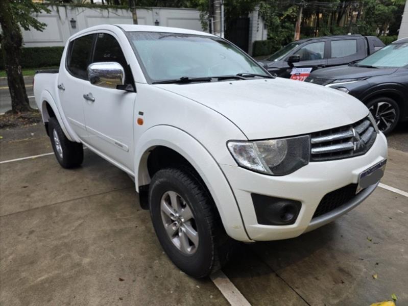 Mitsubishi-L200 TRITON-2.4 HLS 4X2 CD 16V