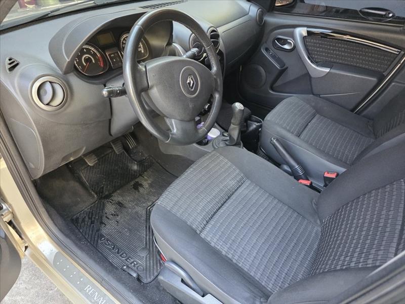 Renault-SANDERO-1.6 Privilége 8V