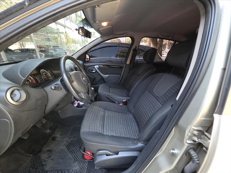 Renault-SANDERO-1.6 Privilége 8V