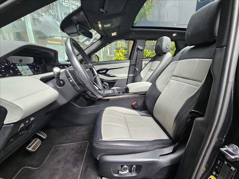 Land Rover-RANGE ROVER EVOQUE-2.0 P250 R-dynamic SE AWD