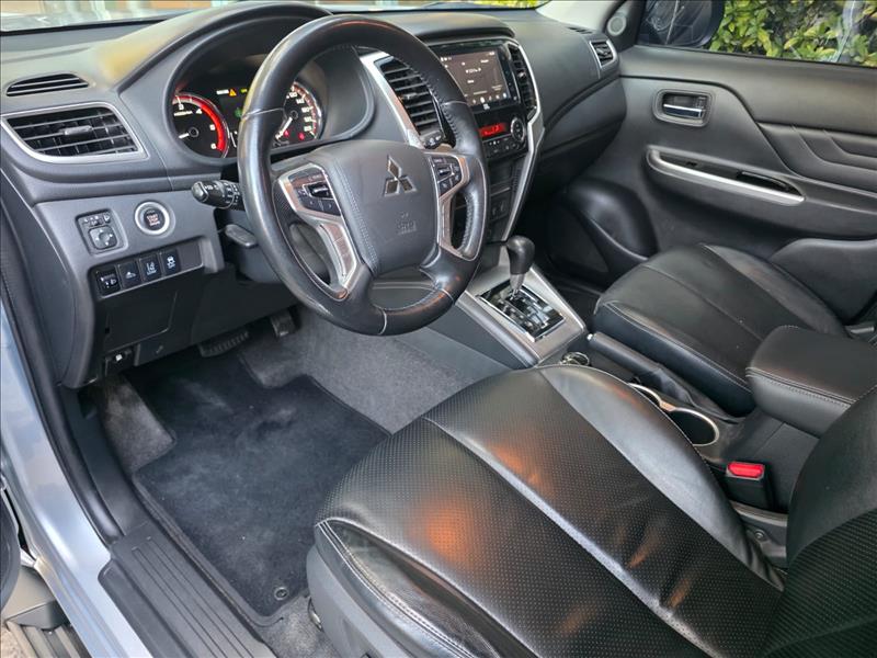 Mitsubishi-L200 TRITON-2.4 16V Turbo Sport Hpe-s CD 4X4