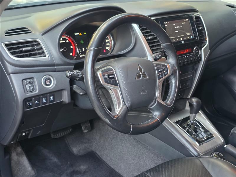 Mitsubishi-L200 TRITON-2.4 16V Turbo Sport Hpe-s CD 4X4
