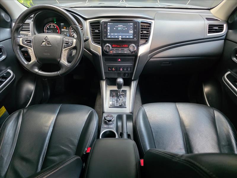 Mitsubishi-L200 TRITON-2.4 16V Turbo Sport Hpe-s CD 4X4