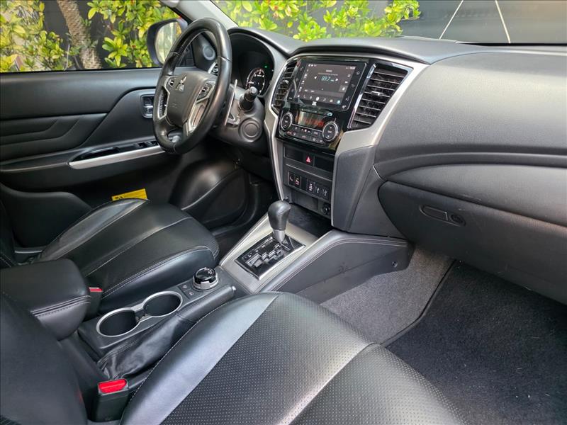 Mitsubishi-L200 TRITON-2.4 16V Turbo Sport Hpe-s CD 4X4