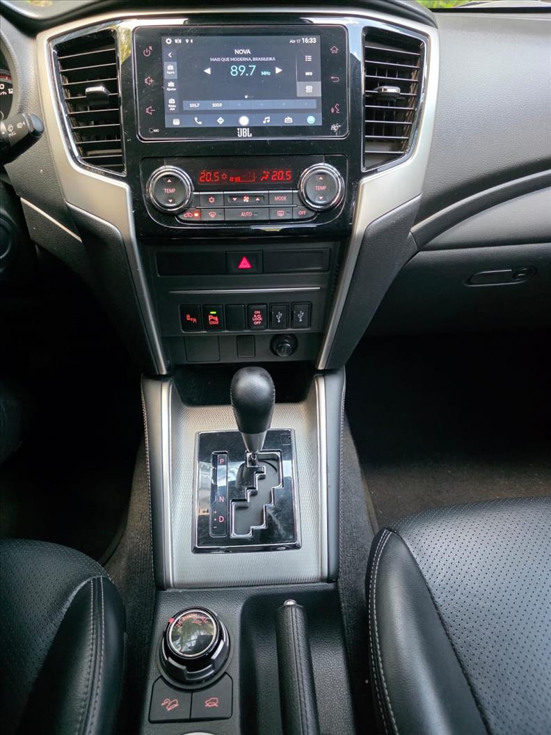 Mitsubishi-L200 TRITON-2.4 16V Turbo Sport Hpe-s CD 4X4