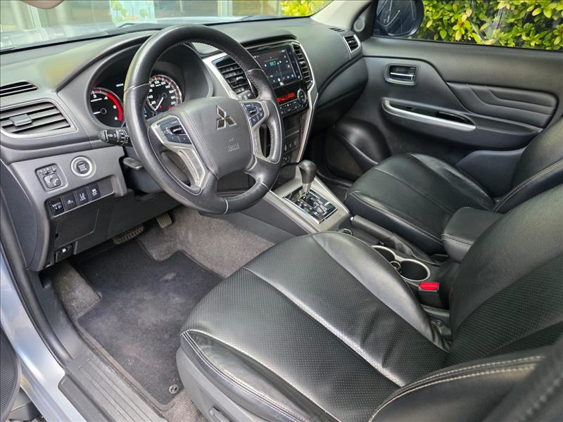 Mitsubishi-L200 TRITON-2.4 16V Turbo Sport Hpe-s CD 4X4