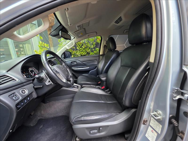 Mitsubishi-L200 TRITON-2.4 16V Turbo Sport Hpe-s CD 4X4