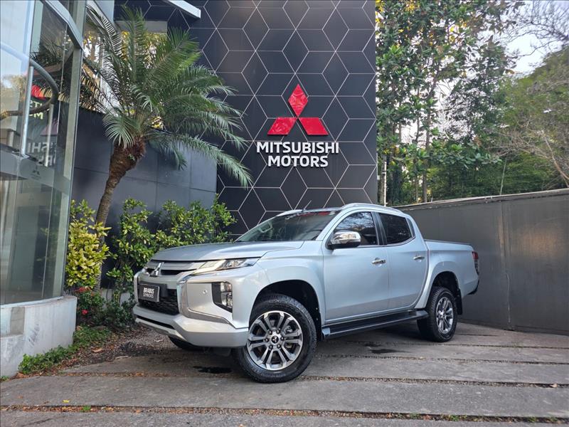 Mitsubishi-L200 TRITON-2.4 16V Turbo Sport Hpe-s CD 4X4