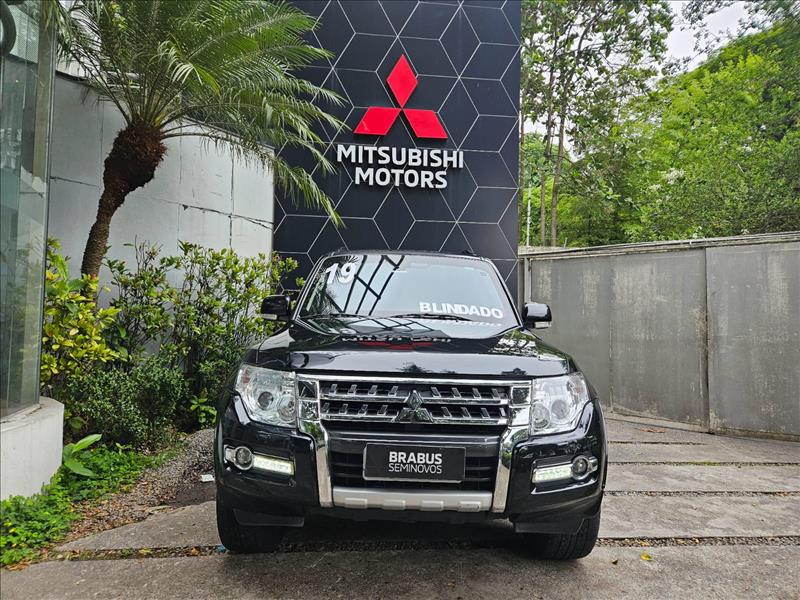 Mitsubishi-PAJERO FULL-3.8 HPE 4X4 V6 24V