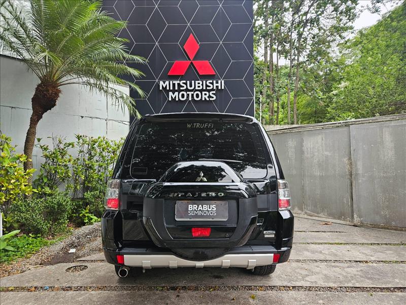 Mitsubishi-PAJERO FULL-3.8 HPE 4X4 V6 24V