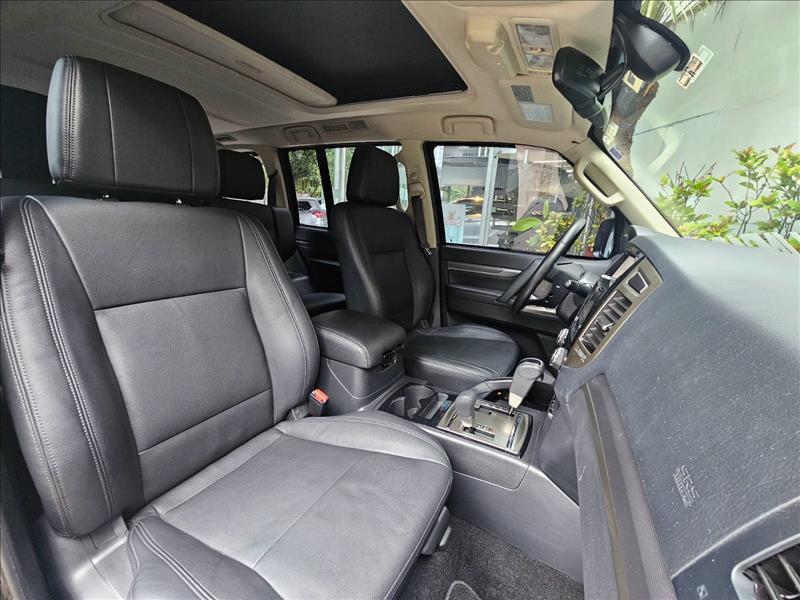 Mitsubishi-PAJERO FULL-3.8 HPE 4X4 V6 24V