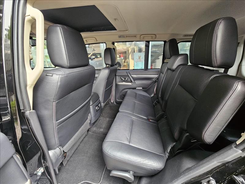 Mitsubishi-PAJERO FULL-3.8 HPE 4X4 V6 24V