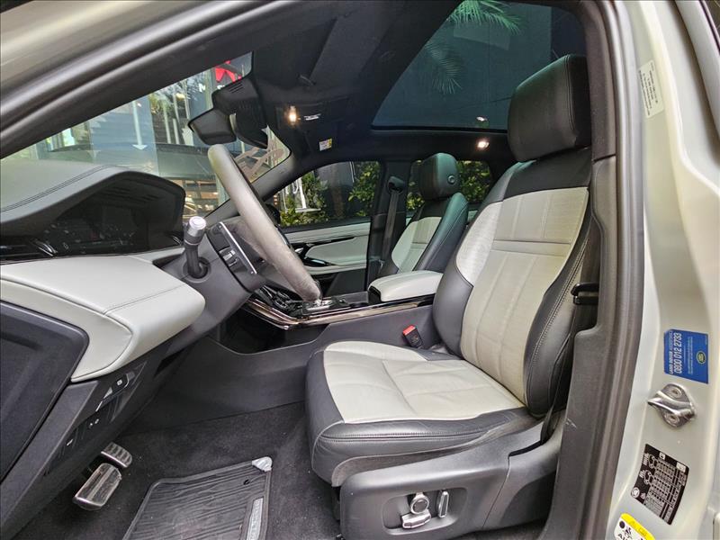 Land Rover-RANGE ROVER EVOQUE-2.0 P250 R-dynamic SE AWD