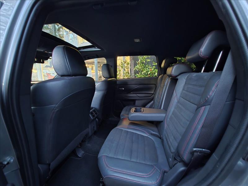 Mitsubishi-OUTLANDER-3.0 Mivec V6 Hpe-s Black Edition AWD