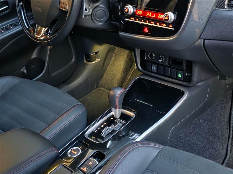 Mitsubishi-OUTLANDER-3.0 Mivec V6 Hpe-s Black Edition AWD