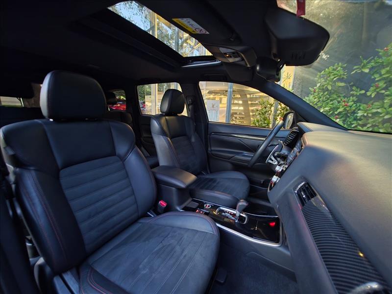 Mitsubishi-OUTLANDER-3.0 Mivec V6 Hpe-s Black Edition AWD