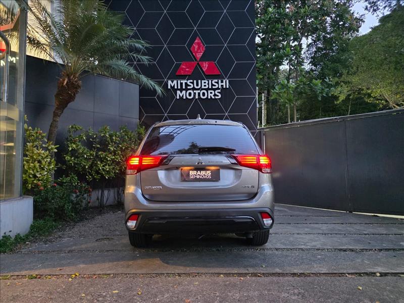 Mitsubishi-OUTLANDER-3.0 Mivec V6 Hpe-s Black Edition AWD