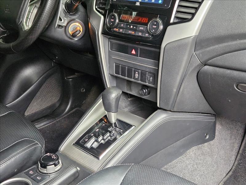 Mitsubishi-L200 TRITON-2.4 16V Turbo Sport HPE CD 4X4