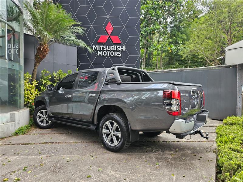 Mitsubishi-L200 TRITON-2.4 16V Turbo Sport HPE CD 4X4