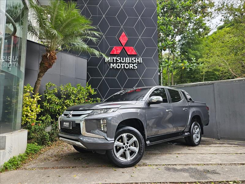 Mitsubishi-L200 TRITON-2.4 16V Turbo Sport HPE CD 4X4