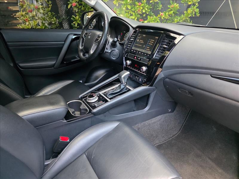Mitsubishi-PAJERO SPORT-2.4 16V Mivec Turbo Legend AWD