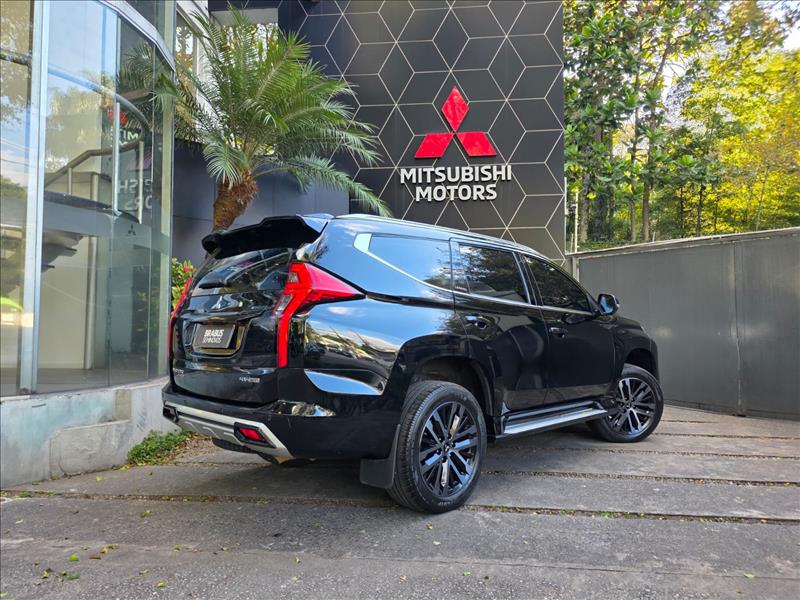 Mitsubishi-PAJERO SPORT-2.4 16V Mivec Turbo Legend AWD
