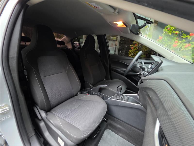 GM - Chevrolet-ONIX-1.0 Plus LT
