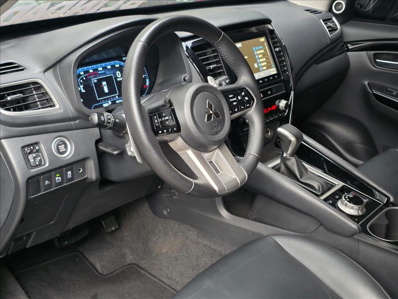 Mitsubishi-PAJERO SPORT-2.4 16V Mivec Turbo Legend AWD