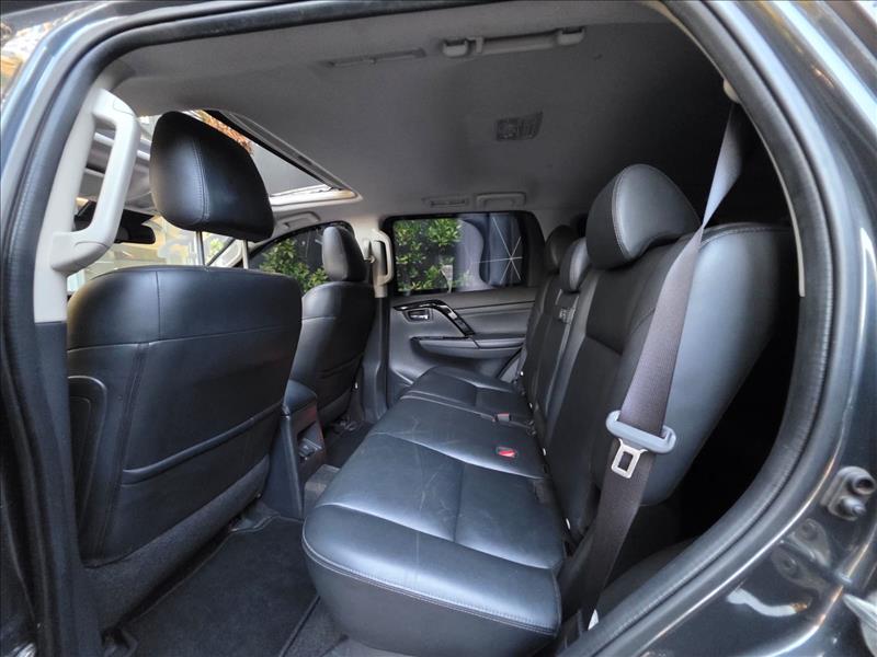 Mitsubishi-PAJERO SPORT-2.4 16V Mivec Turbo Legend AWD