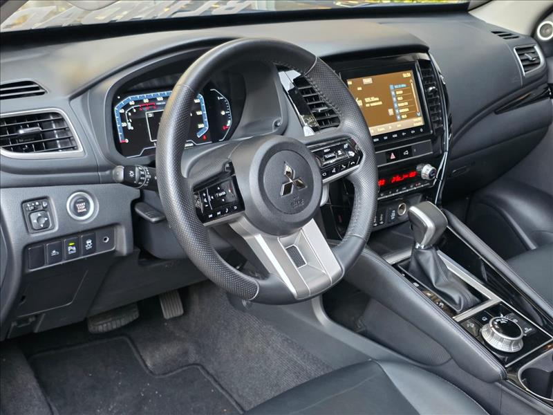 Mitsubishi-PAJERO SPORT-2.4 16V Mivec Turbo Legend AWD