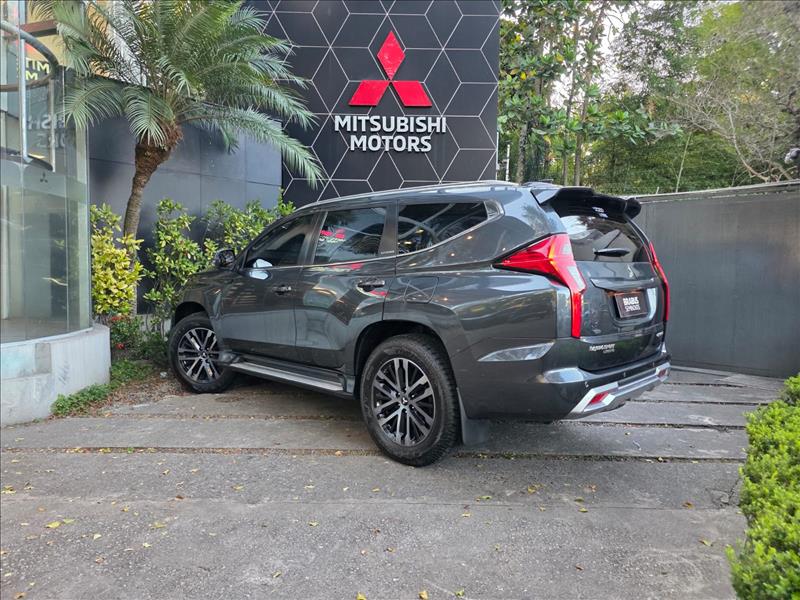 Mitsubishi-PAJERO SPORT-2.4 16V Mivec Turbo Legend AWD