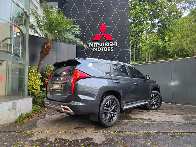 Mitsubishi-PAJERO SPORT-2.4 16V Mivec Turbo Legend AWD