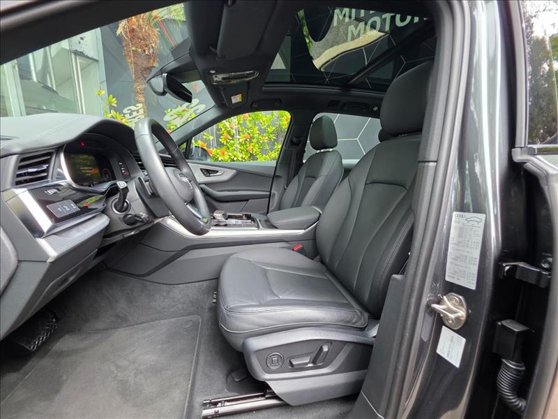 Audi-Q7-3.0 55 TFSI Performance Black Quattro