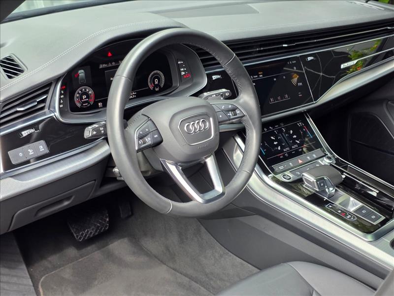 Audi-Q7-3.0 55 TFSI Performance Black Quattro