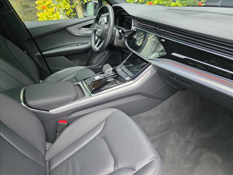 Audi-Q7-3.0 55 TFSI Performance Black Quattro