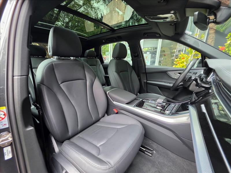 Audi-Q7-3.0 55 TFSI Performance Black Quattro