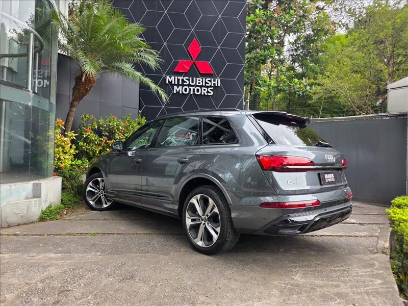 Audi-Q7-3.0 55 TFSI Performance Black Quattro