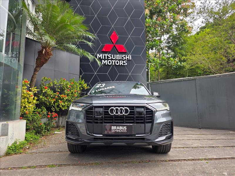 Audi-Q7-3.0 55 TFSI Performance Black Quattro