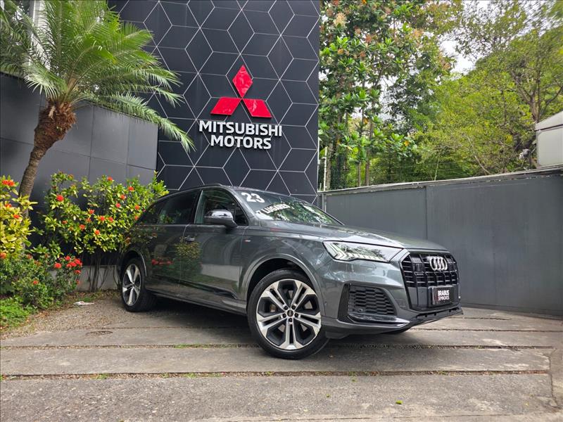 Audi-Q7-3.0 55 TFSI Performance Black Quattro