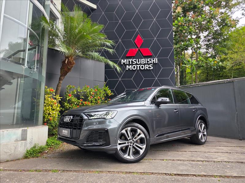 Audi-Q7-3.0 55 TFSI Performance Black Quattro