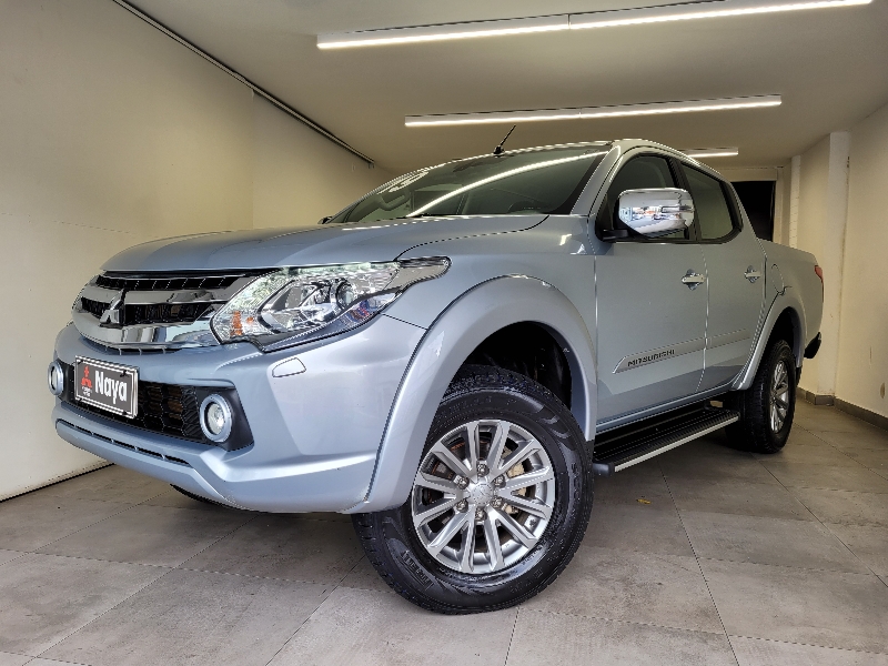 L200 TRITON 2.4 16V Turbo Sport Hpe-s CD 4X4 L200 TRITON 2.4 16V Turbo Sport Hpe-s CD 4X4
