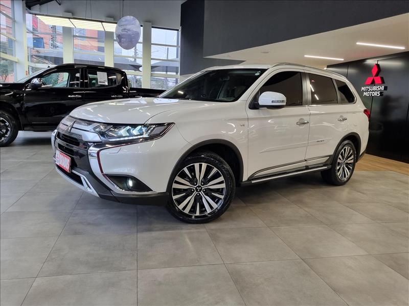 OUTLANDER 3.0 Mivec V6 Hpe-s AWD OUTLANDER 3.0 Mivec V6 Hpe-s AWD