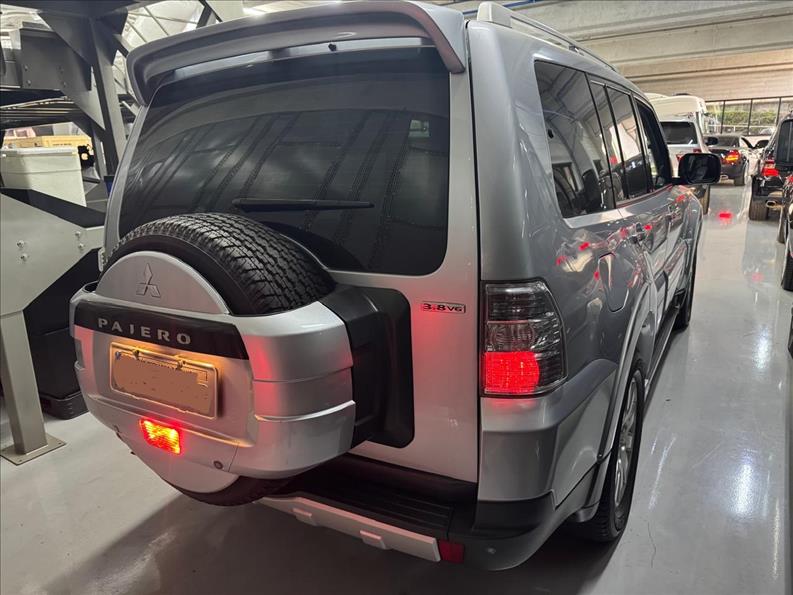Mitsubishi-PAJERO FULL-3.8 HPE 4X4 V6 24V