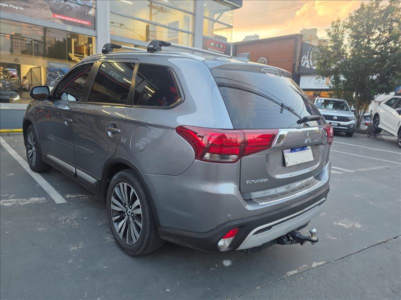 Mitsubishi-OUTLANDER-2.0 Mivec HPE